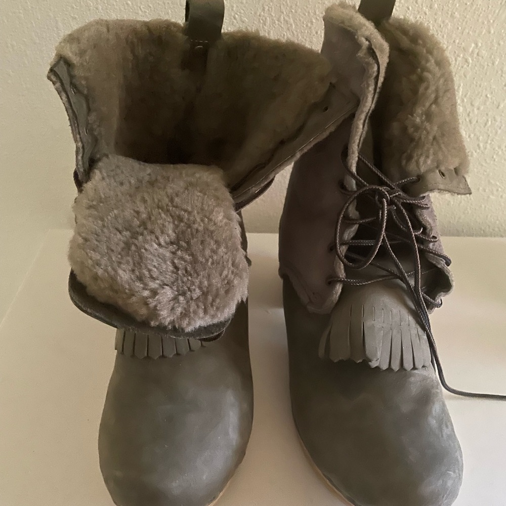 Shearling Lined Boot Clogs Grey-Great Condition - image 1